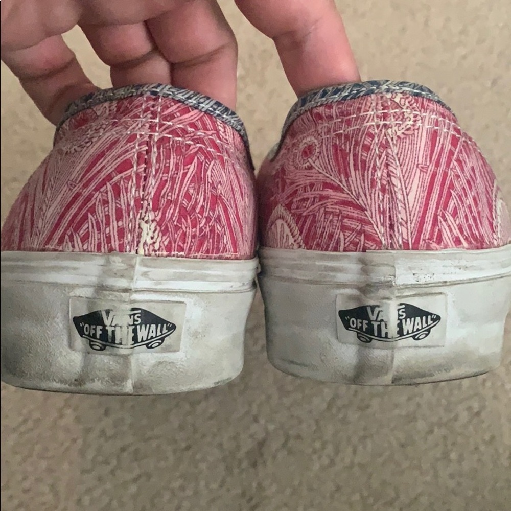 Vans - Picture 2 of 4